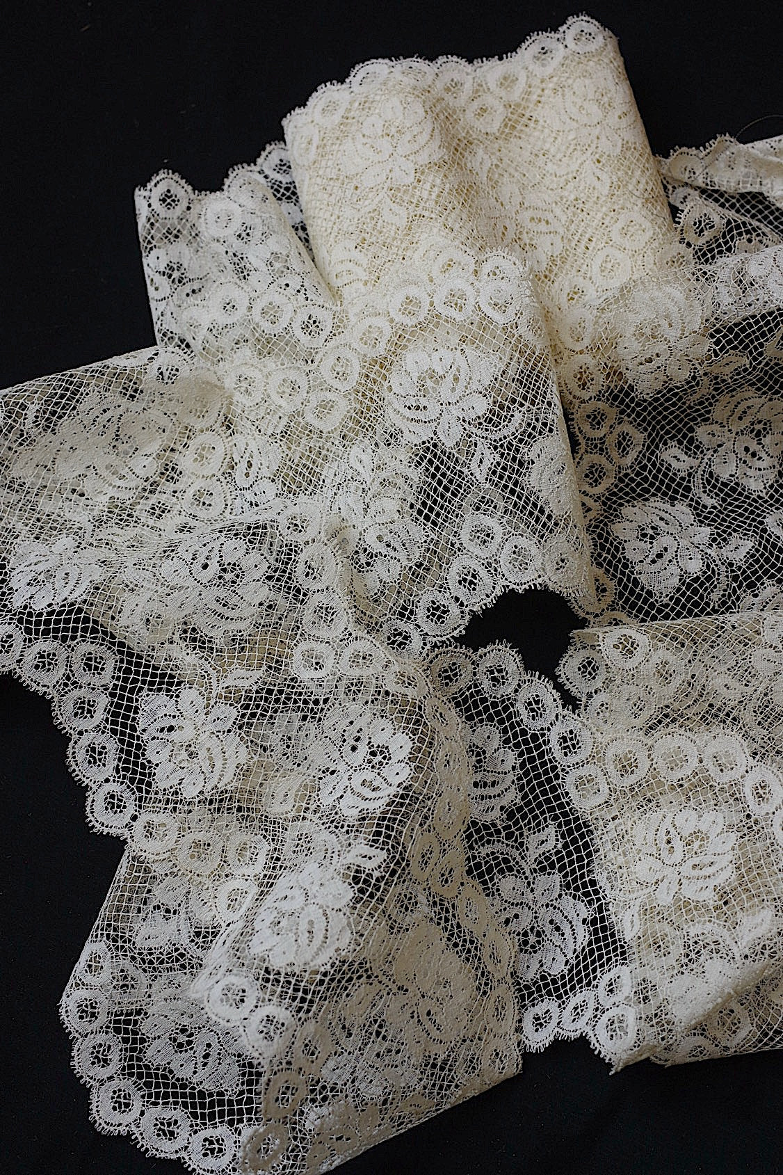 アンティークレース　dentelle ancienne 417cm .FR a l'epoque