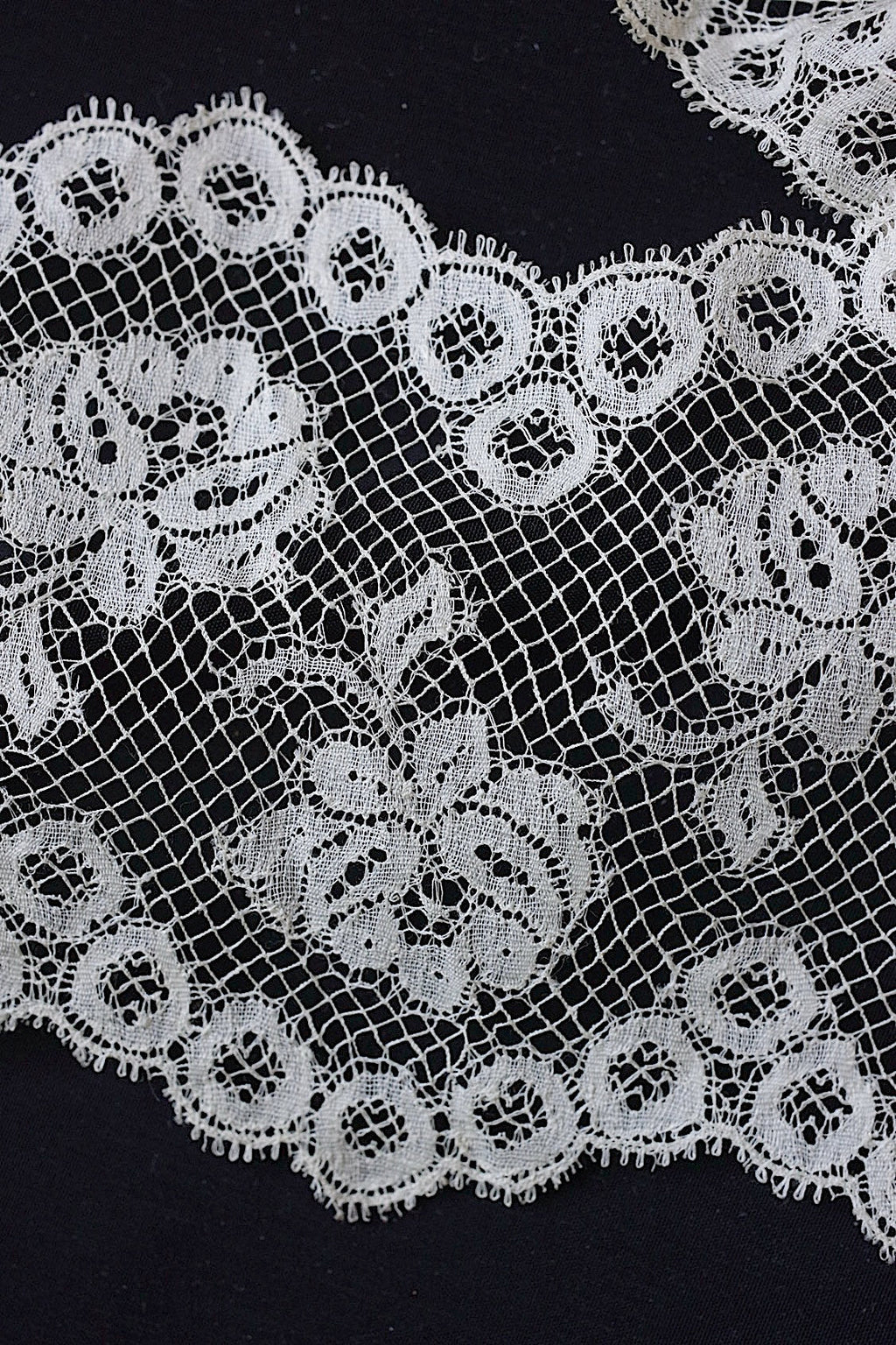 アンティークレース　dentelle ancienne 417cm .FR a l'epoque