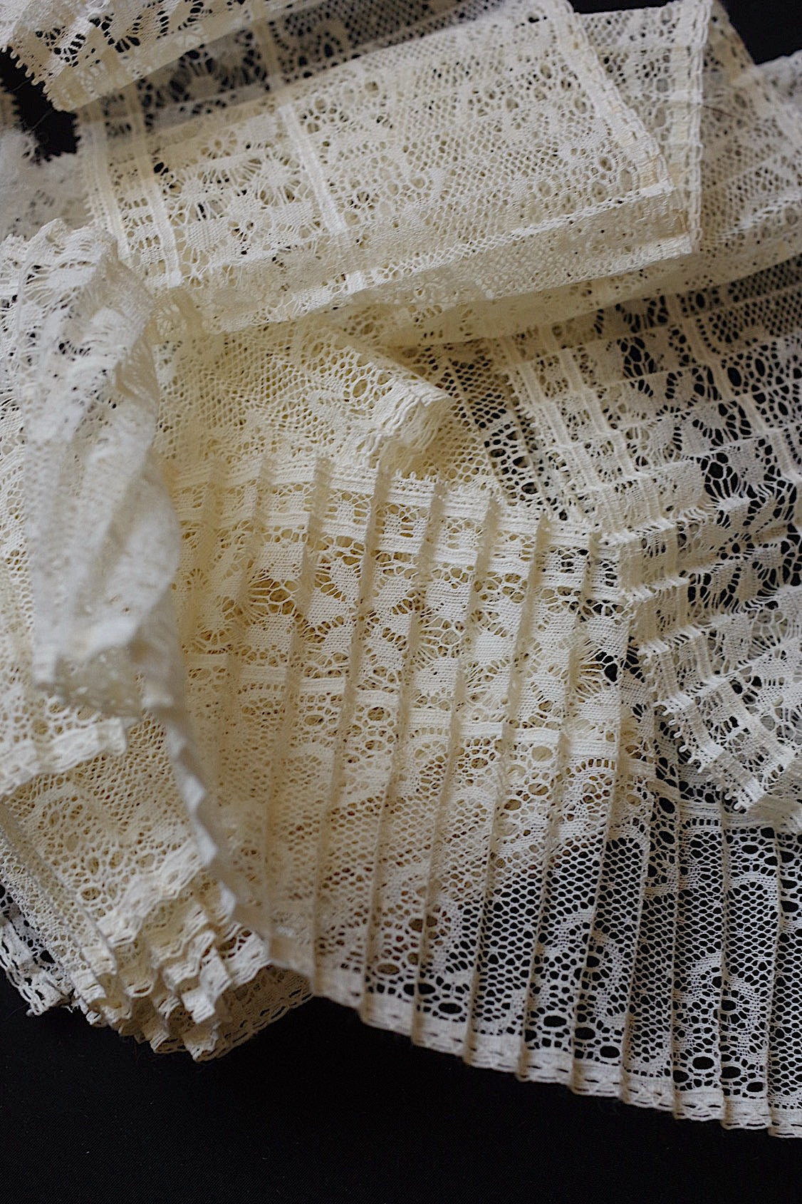 アンティークレース　dentelle ancienne 290cm プリーツ .FR a l'epoque