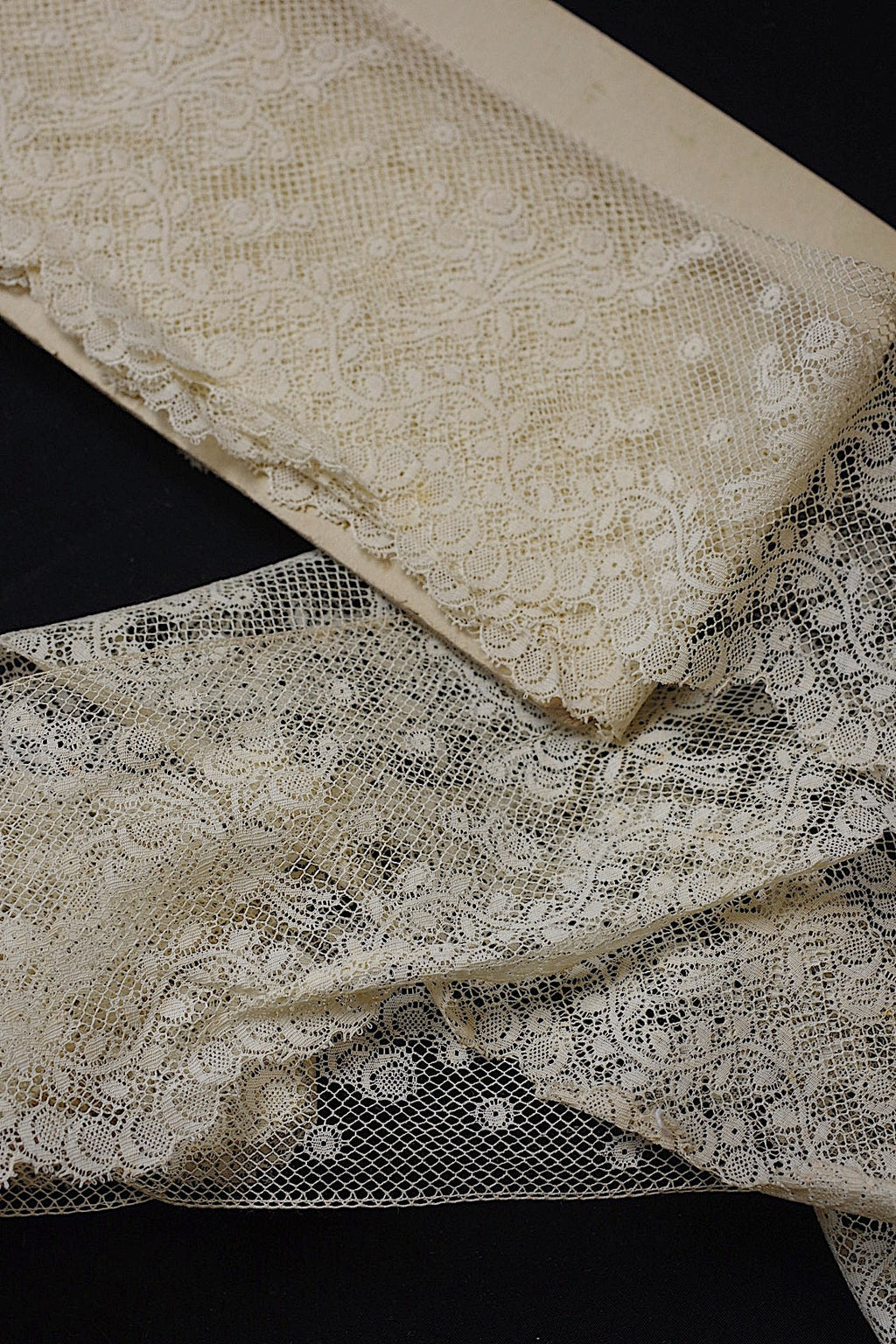 アンティークレース　dentelle ancienne 500cm .FR a l'epoque