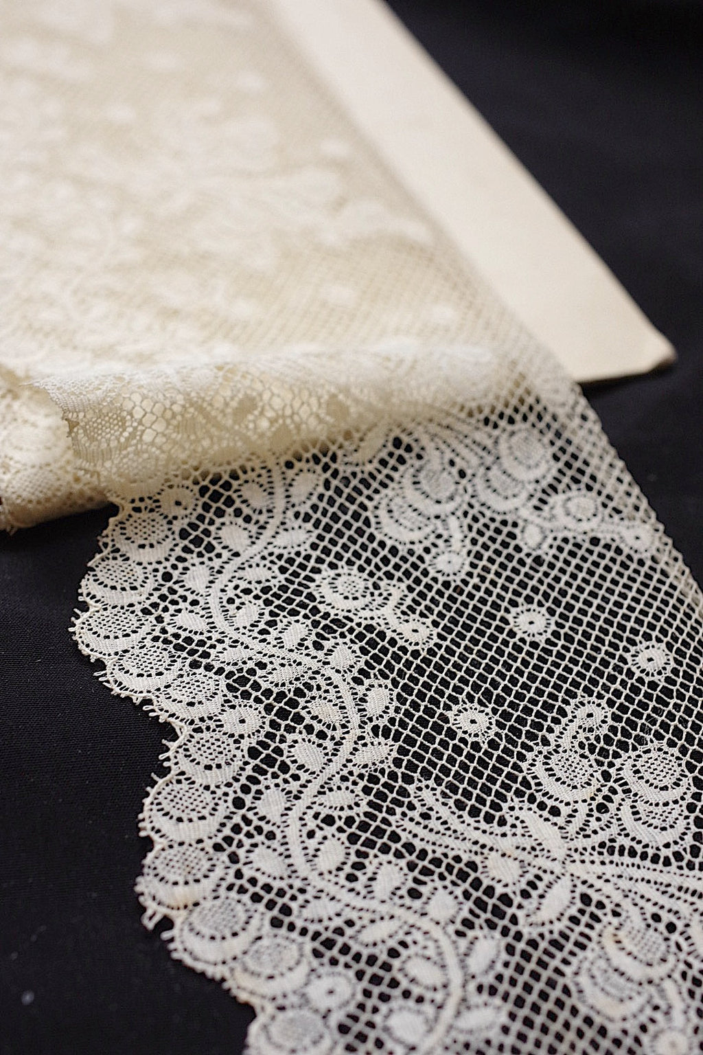 アンティークレース　dentelle ancienne 500cm .FR a l'epoque