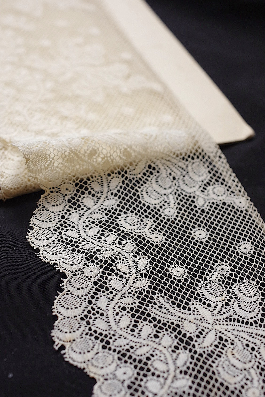 アンティークレース　dentelle ancienne 500cm .FR a l'epoque