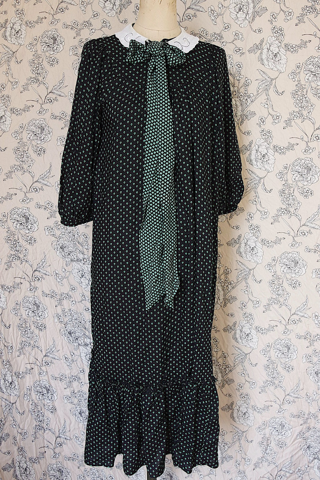 ヴィンテージワンピース　vêtement vintage dress .FR a l'epoque