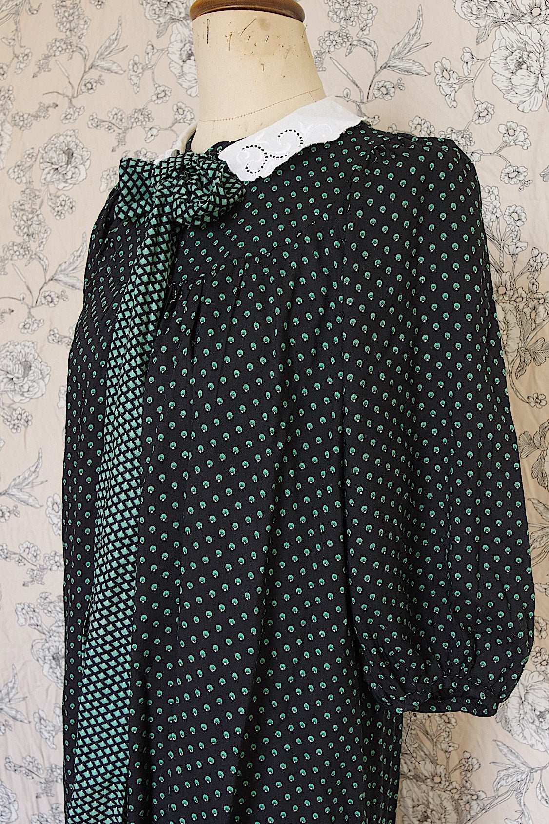 ヴィンテージワンピース　vêtement vintage dress .FR a l'epoque