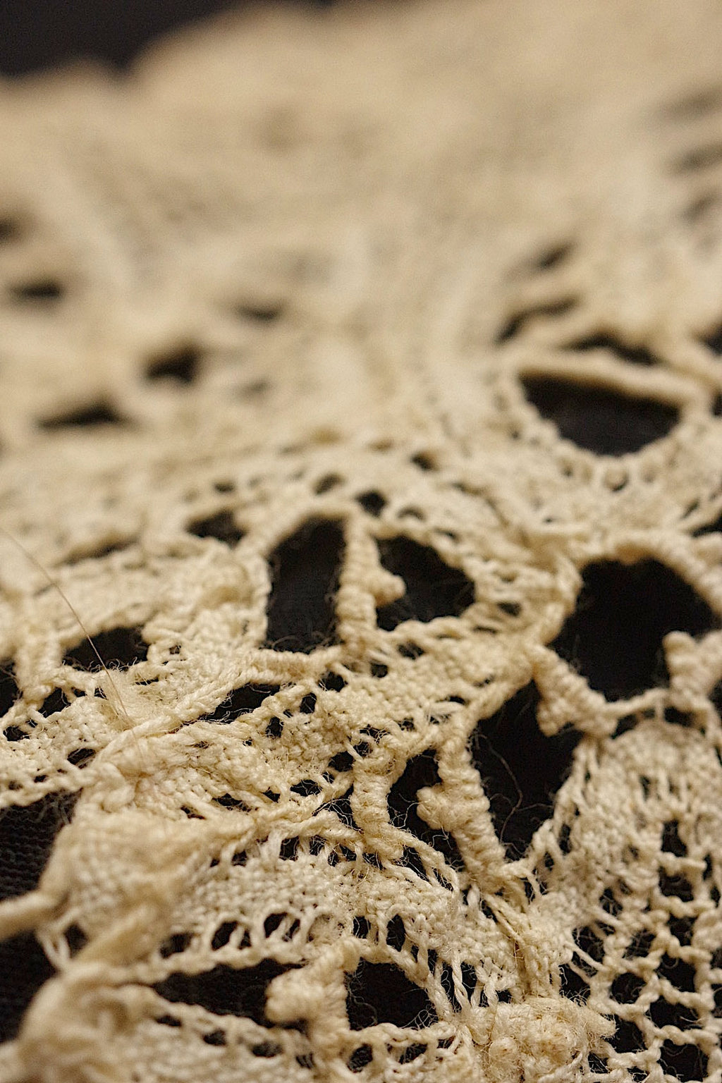 アンティークレース　dentelle ancienne nappron .FR a l'epoque