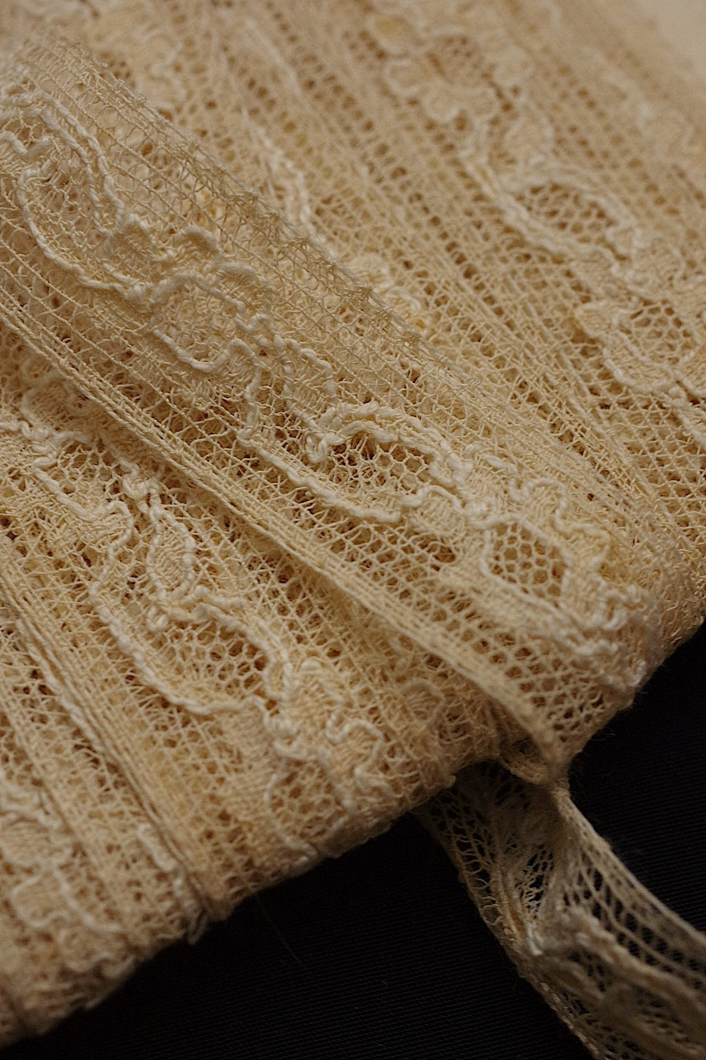 アンティークレース　dentelle ancienne 180cm 560cm .FR a l'epoque