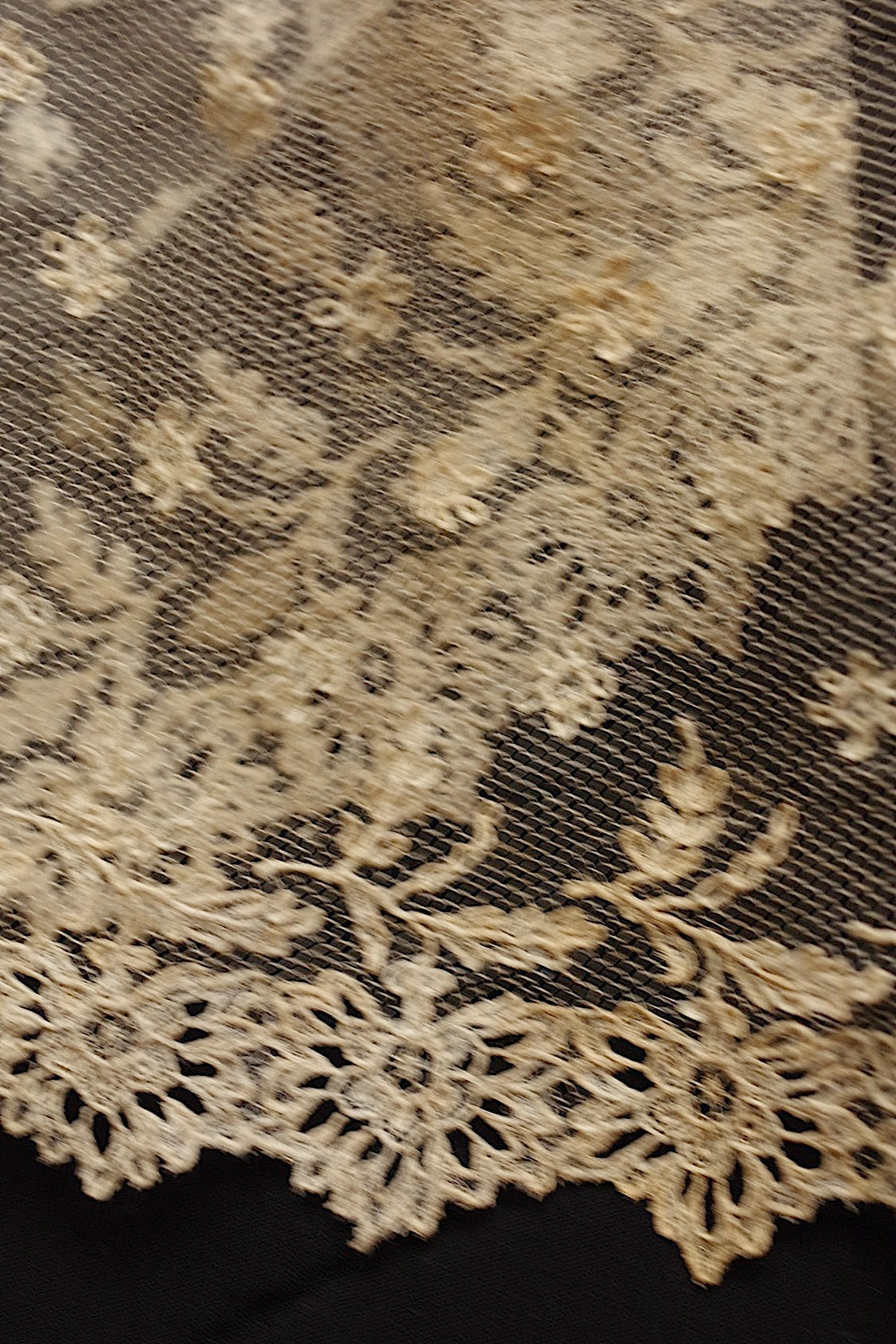 アンティークレース　dentelle ancienne アプリカッションブリュクセル　234cm .FR a l'epoque