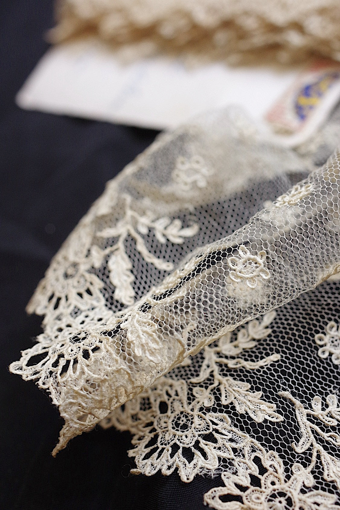 アンティークレース　dentelle ancienne アプリカッションブリュクセル　234cm .FR a l'epoque