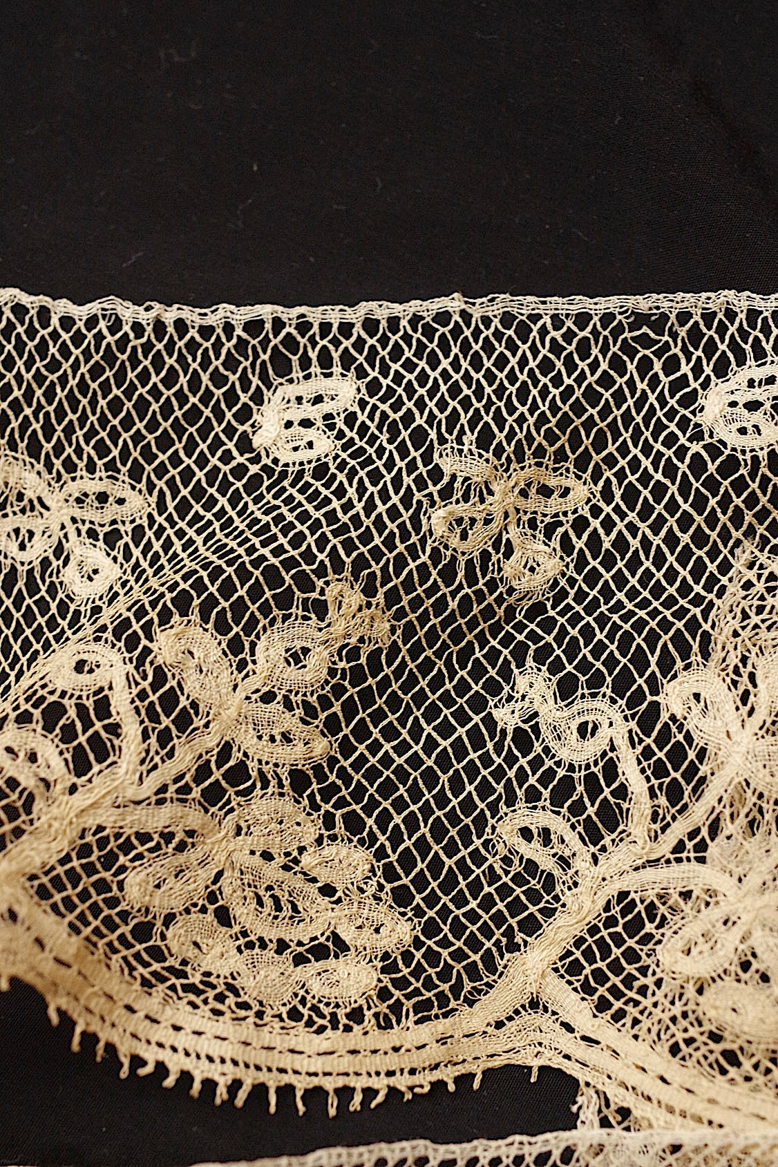 アンティークレース　dentelle ancienne 550cm 153cm .FR a l'epoque