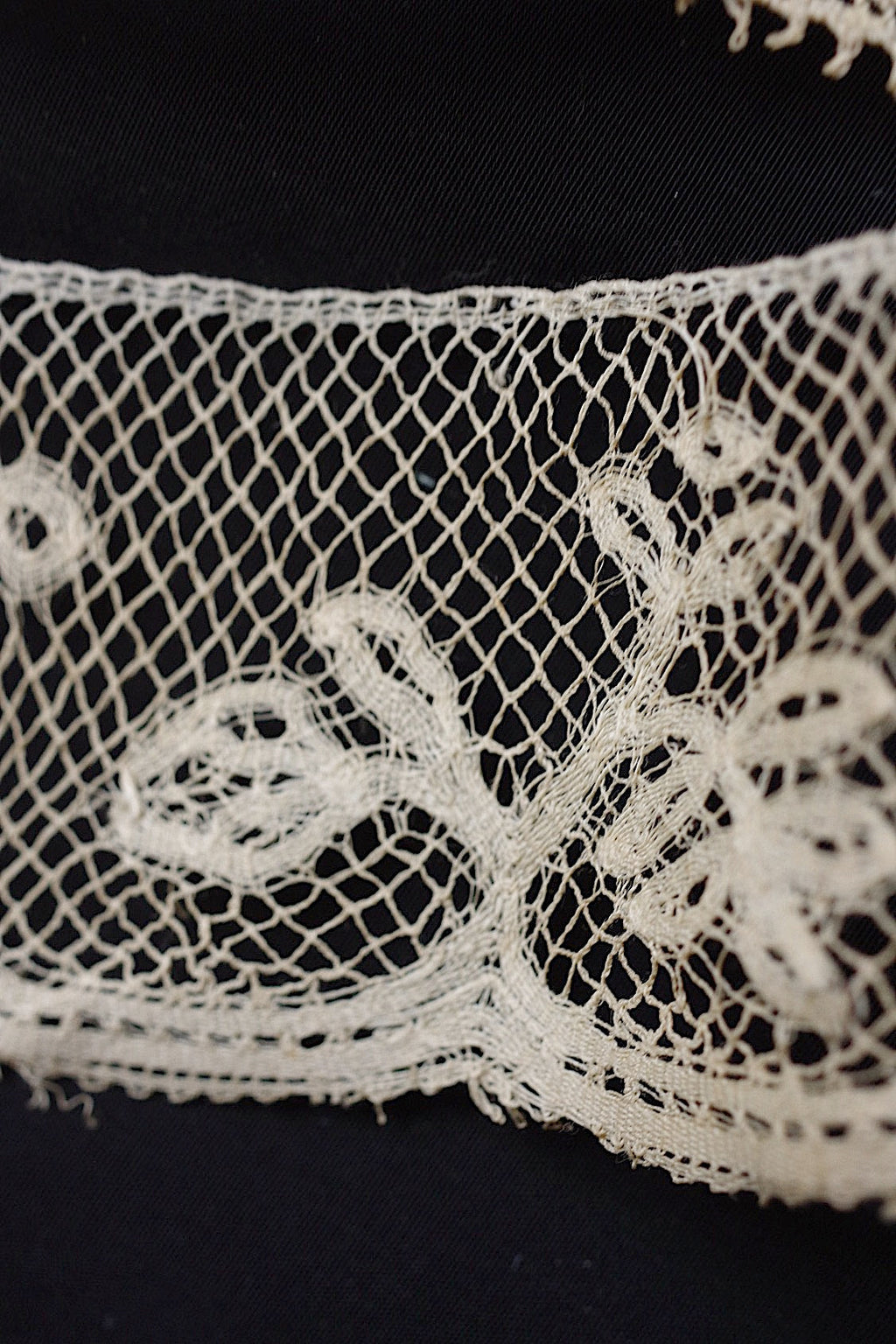 アンティークレース　dentelle ancienne 550cm 153cm .FR a l'epoque