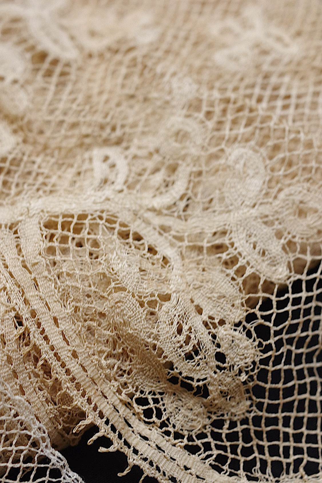 アンティークレース　dentelle ancienne 550cm 153cm .FR a l'epoque