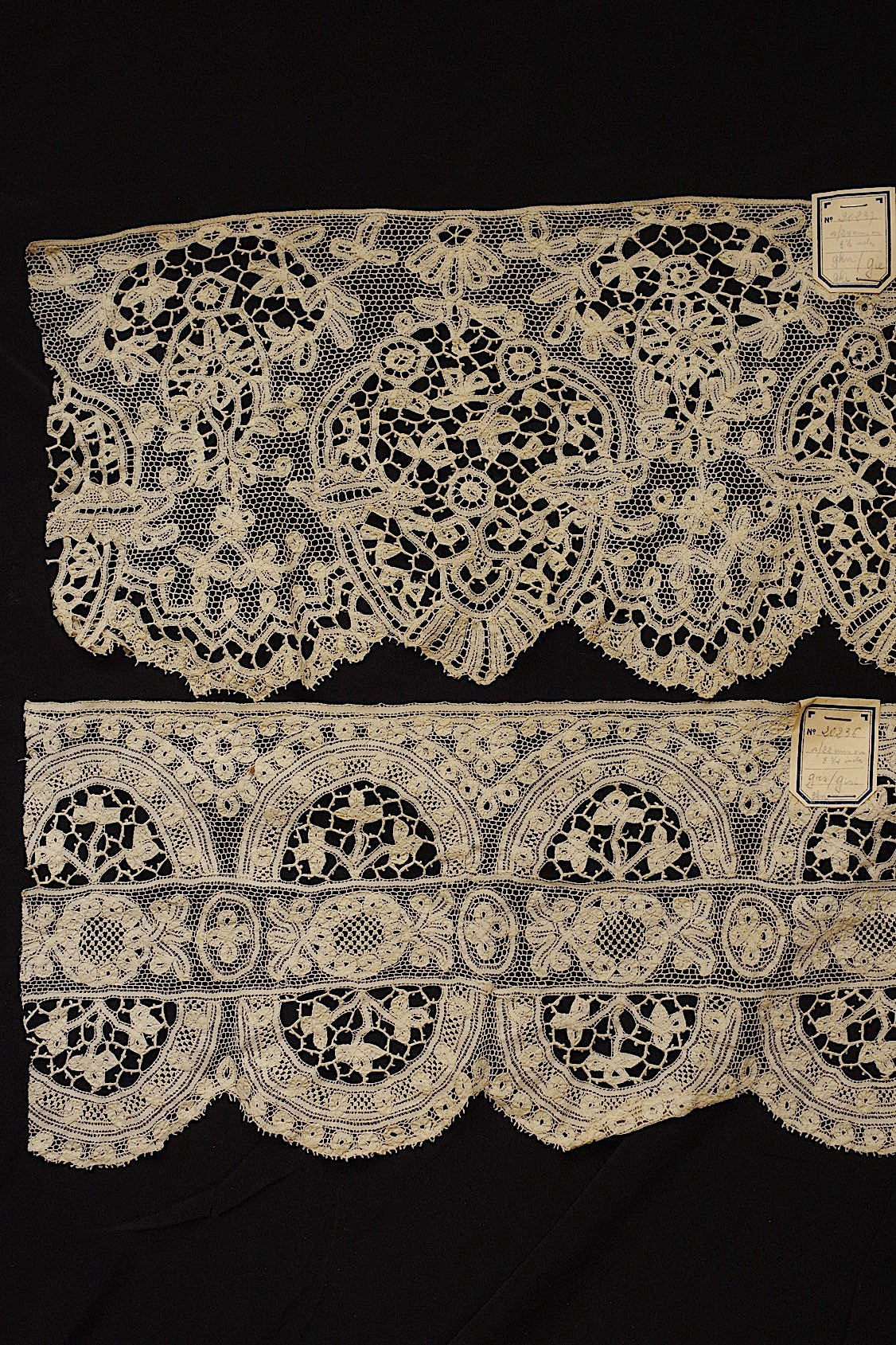 アンティークレース　dentelle ancienne  ハギレ　タグ付き 2種 .FR a l'epoque