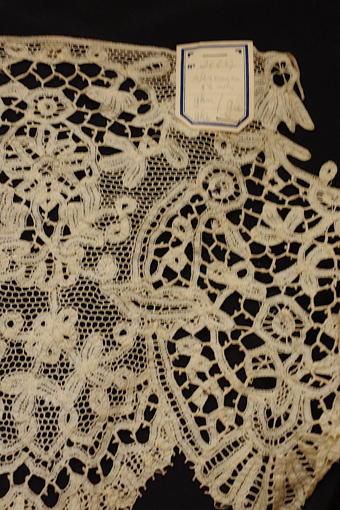 アンティークレース　dentelle ancienne  ハギレ　タグ付き 2種 .FR a l'epoque