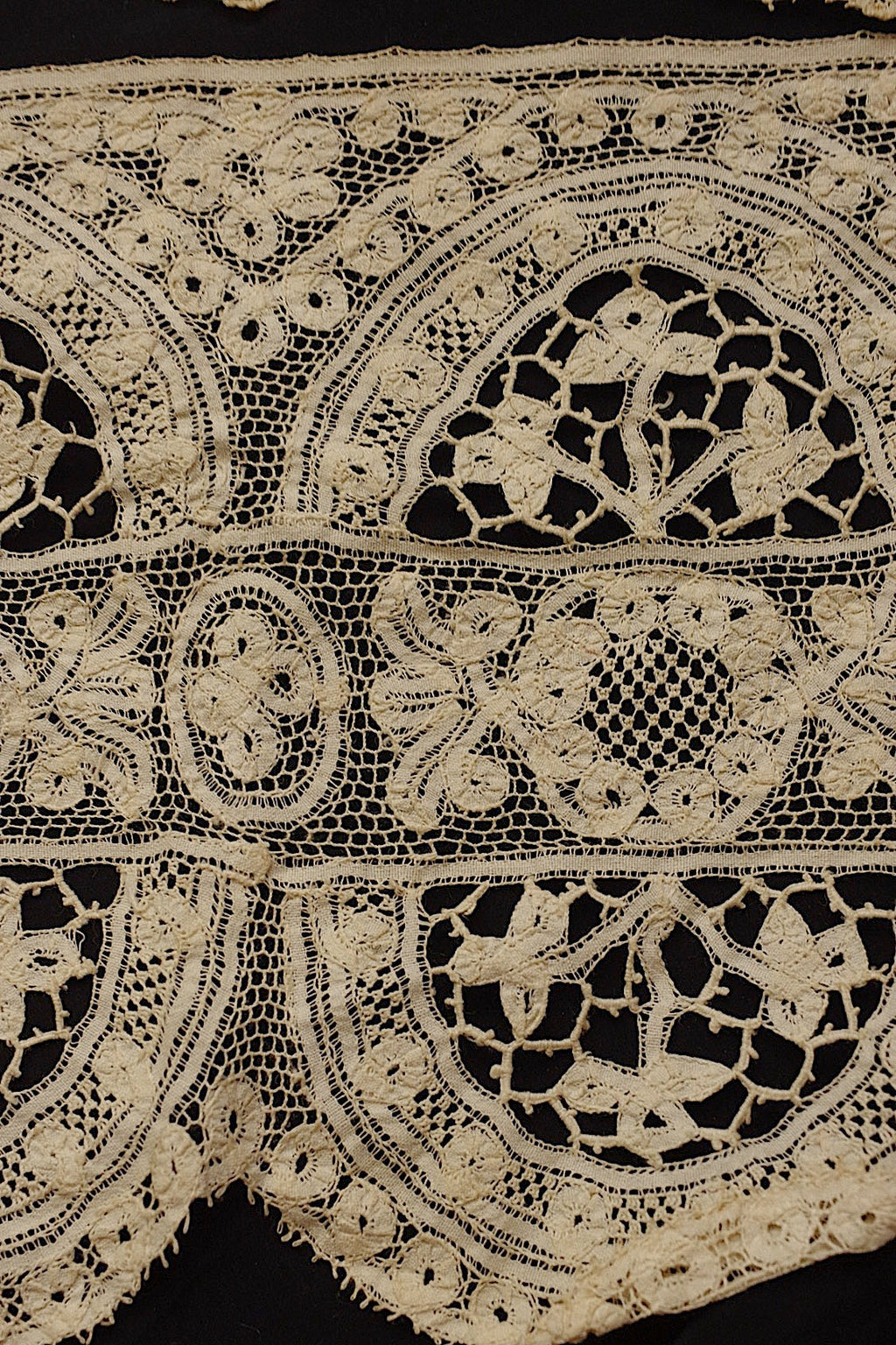 アンティークレース　dentelle ancienne  ハギレ　タグ付き 2種 .FR a l'epoque