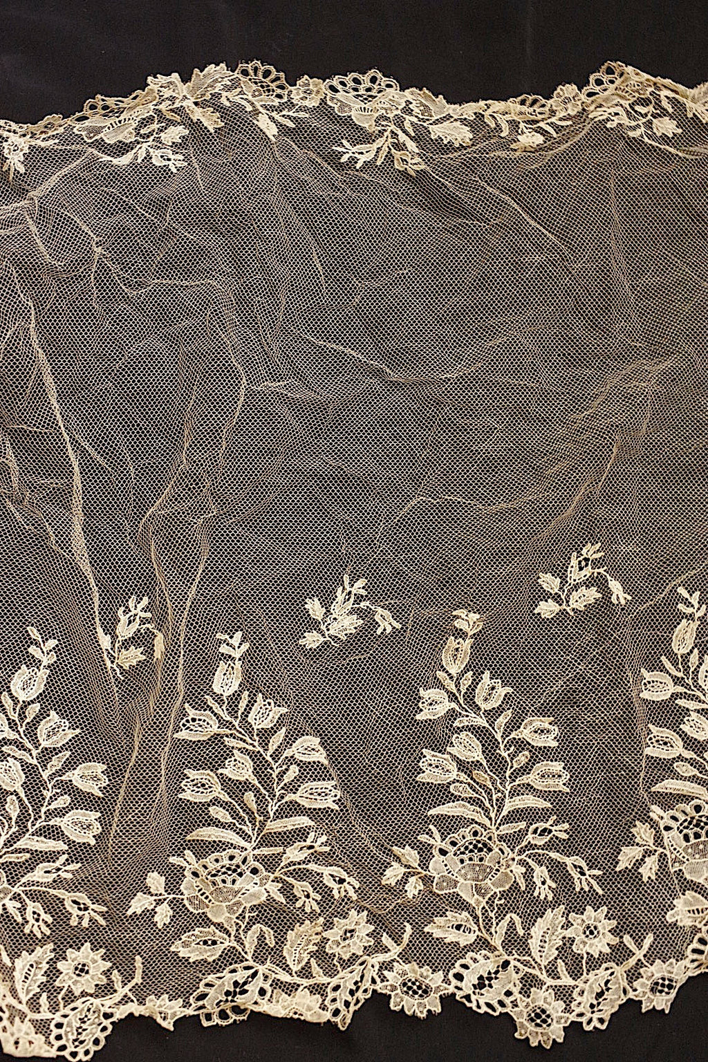 アンティークレース　dentelle ancienne アプリカッションブリュクセル　ベール .FR a l'epoque