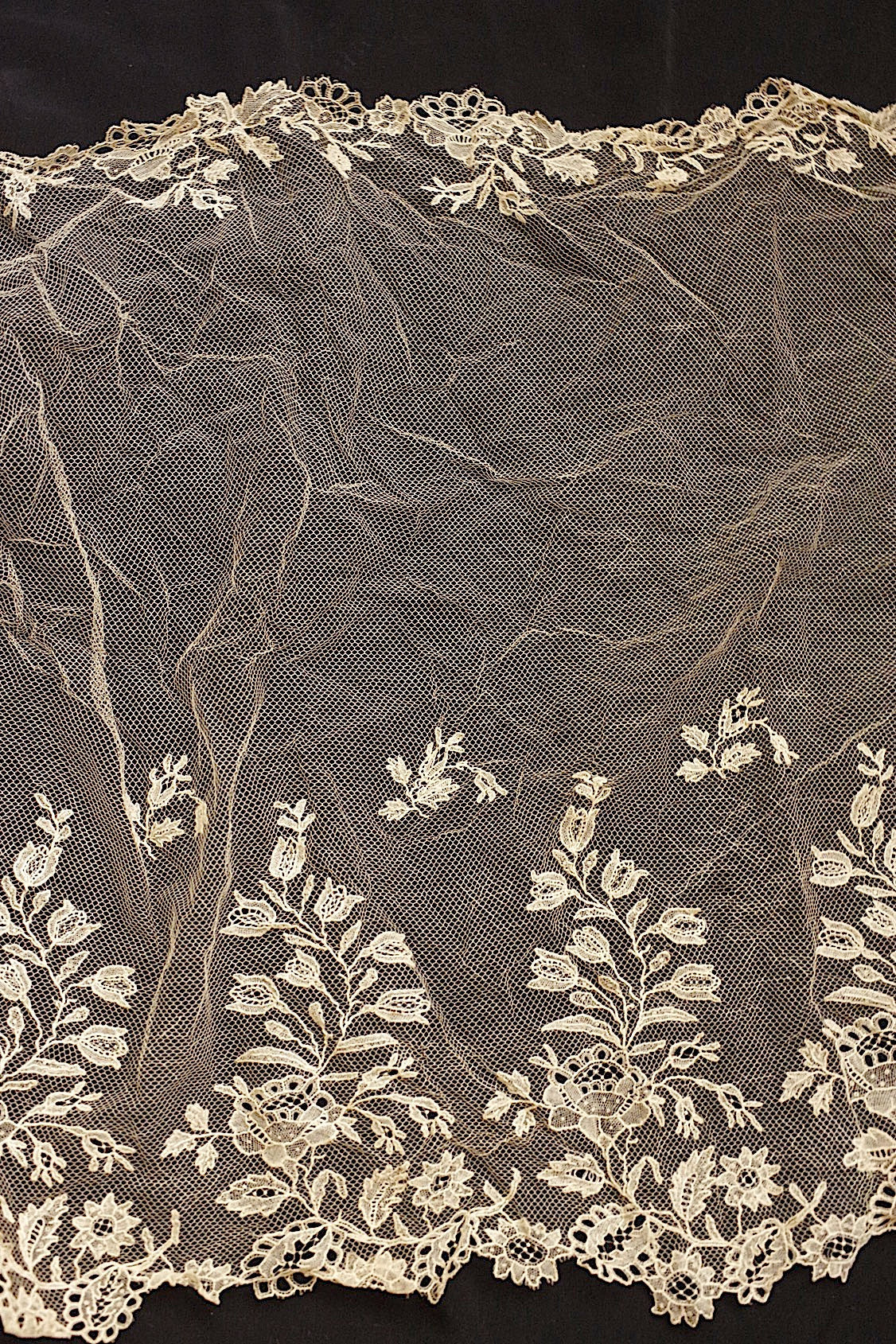 アンティークレース　dentelle ancienne アプリカッションブリュクセル　ベール .FR a l'epoque