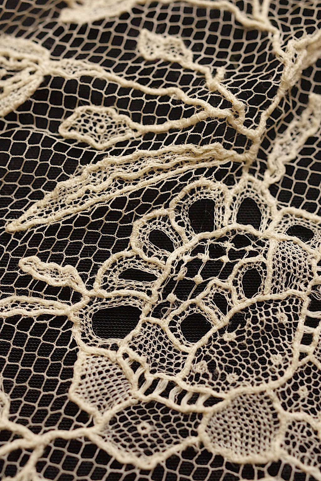 アンティークレース　dentelle ancienne アプリカッションブリュクセル　ベール .FR a l'epoque