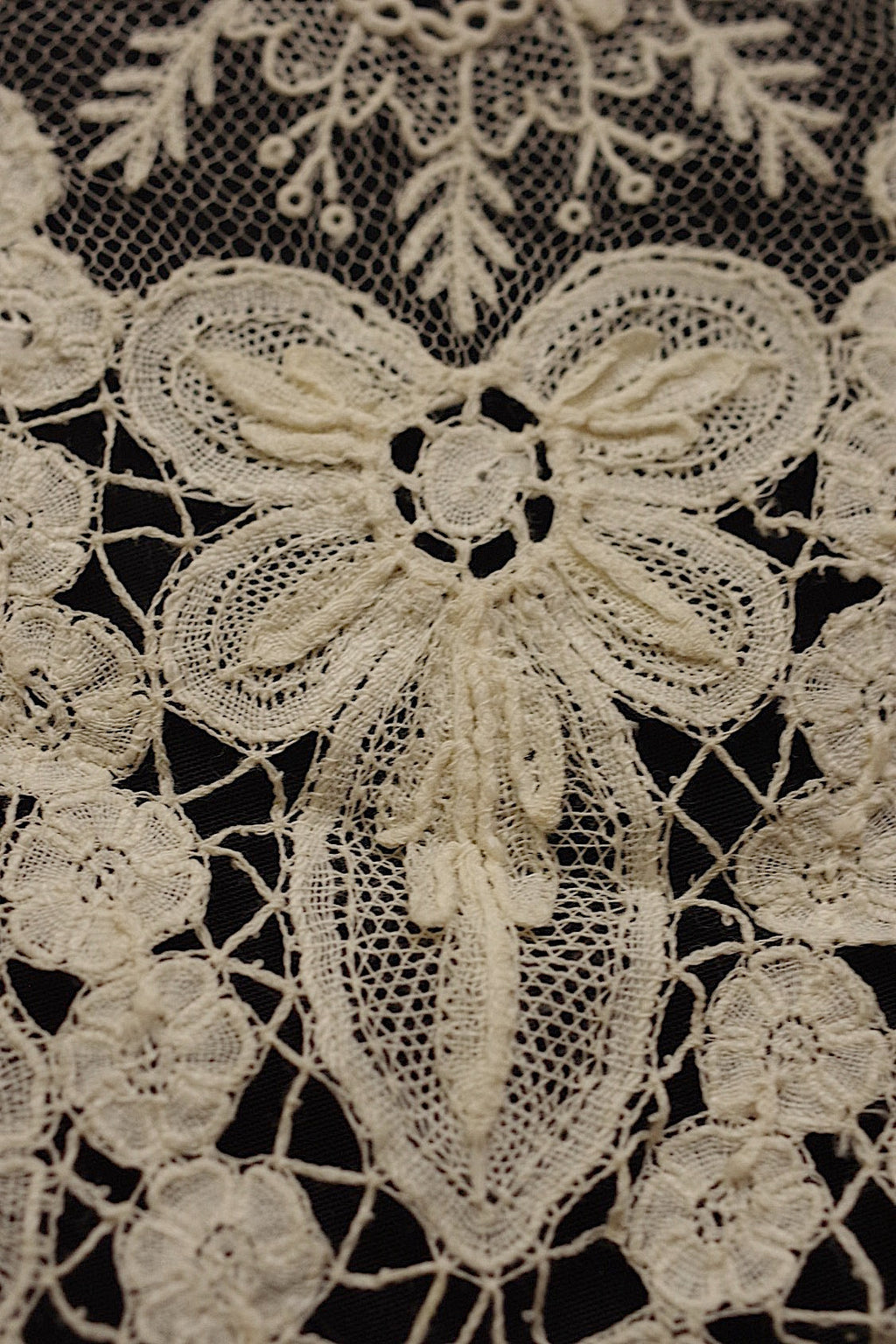 アンティークレース　dentelle ancienne ホニトン　ブリュクセルmix .FR a l'epoque