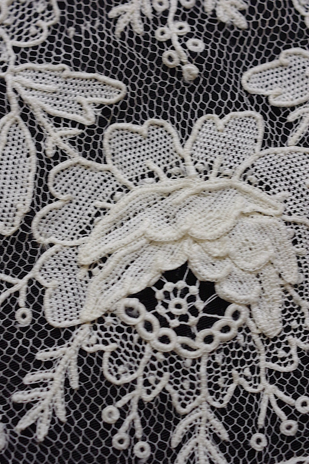 アンティークレース　dentelle ancienne ホニトン　ブリュクセルmix .FR a l'epoque