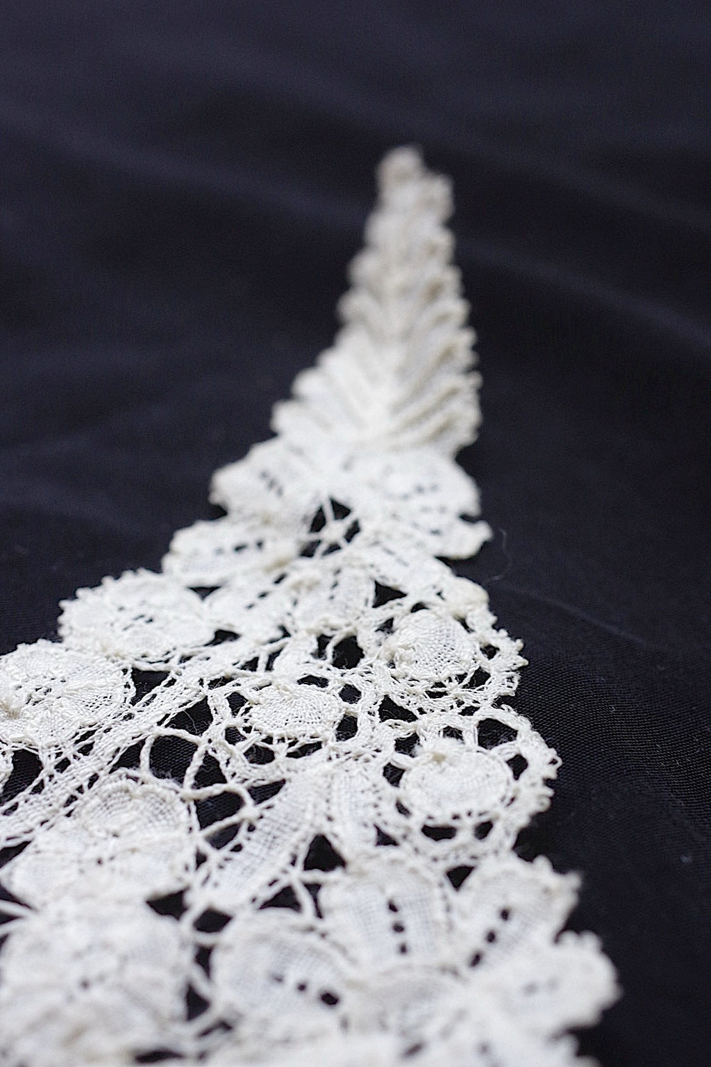 アンティークレース　dentelle ancienne ホニトン　ブリュクセルmix .FR a l'epoque