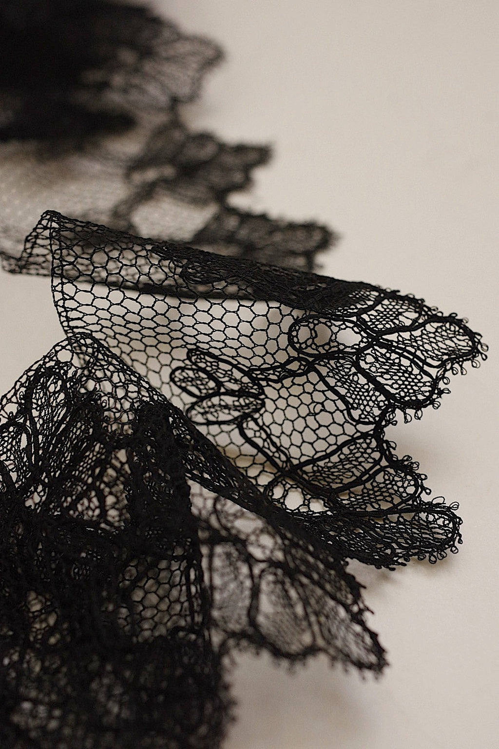 アンティークレース　dentelle ancienne 黒レース　シャンティイ　900cm .FR a l'epoque