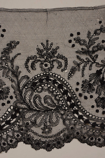 アンティークレース　dentelle ancienne 黒レース　シャンティイ　530cm .FR a l'epoque