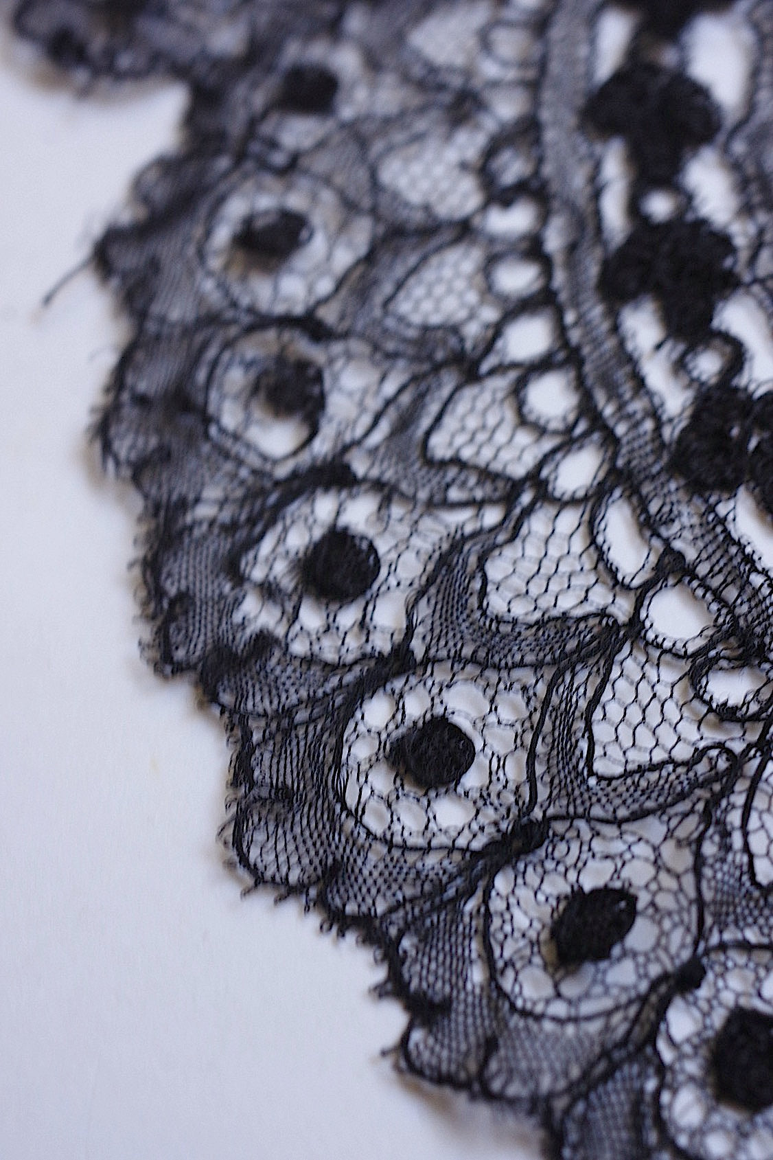 アンティークレース　dentelle ancienne 黒レース　シャンティイ　530cm .FR a l'epoque