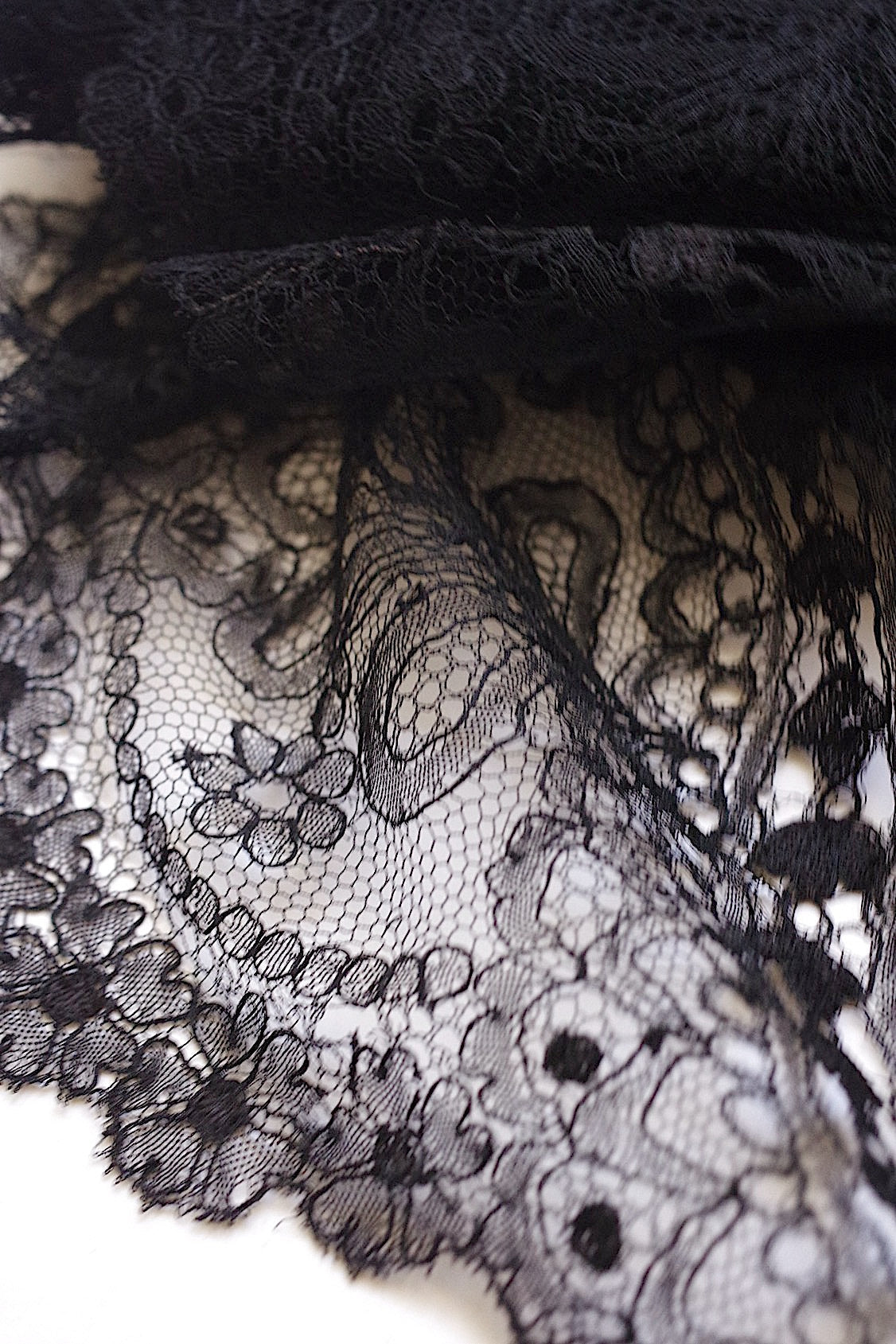 アンティークレース　dentelle ancienne 黒レース　シャンティイ　530cm .FR a l'epoque
