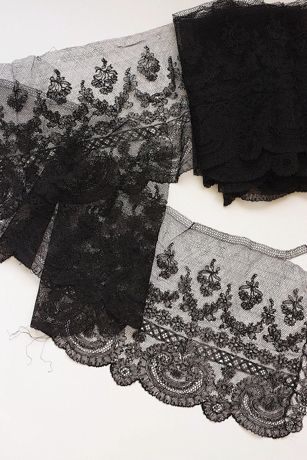 アンティークレース　dentelle ancienne 黒レース　シャンティイ　450cm .FR a l'epoque