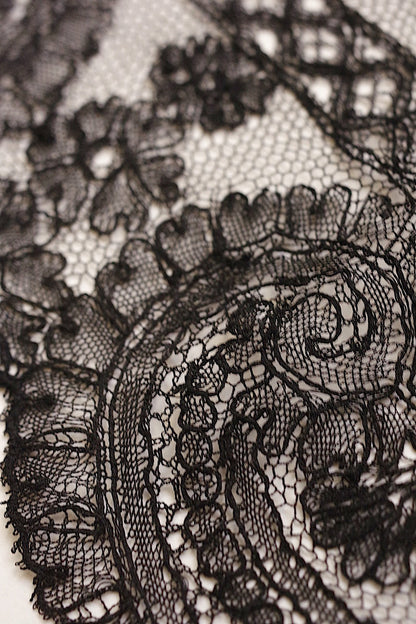 アンティークレース　dentelle ancienne 黒レース　シャンティイ　450cm .FR a l'epoque