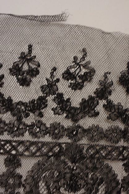 アンティークレース　dentelle ancienne 黒レース　シャンティイ　450cm .FR a l'epoque