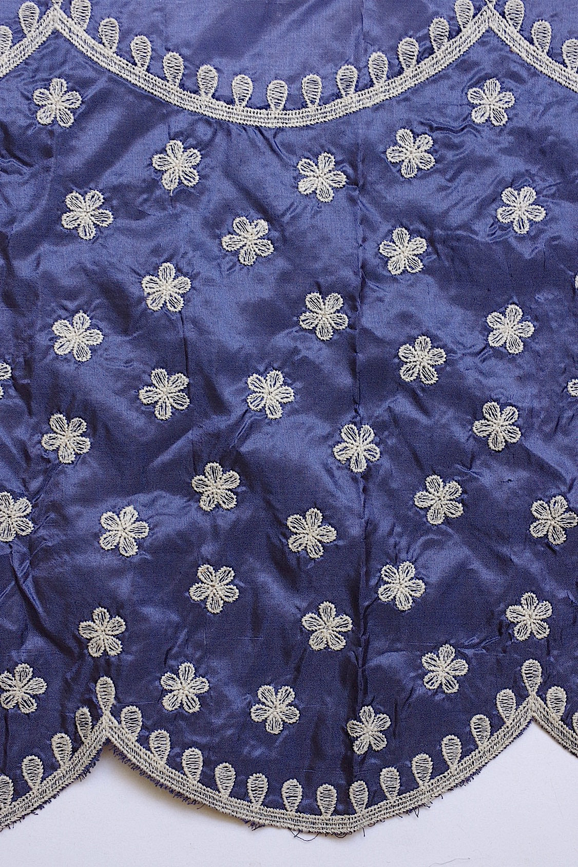 アンティークレース　dentelle ancienne 刺繍生地 .FR a l'epoque