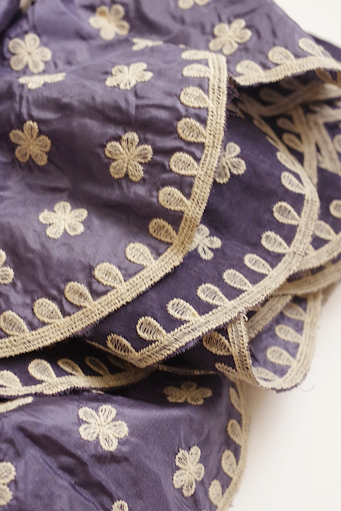 アンティークレース　dentelle ancienne 刺繍生地 .FR a l'epoque