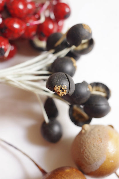 ヴィンテージ雑貨　Bouquet de fleurs　vintage実のコサージュ　lot .FR a l'epoque