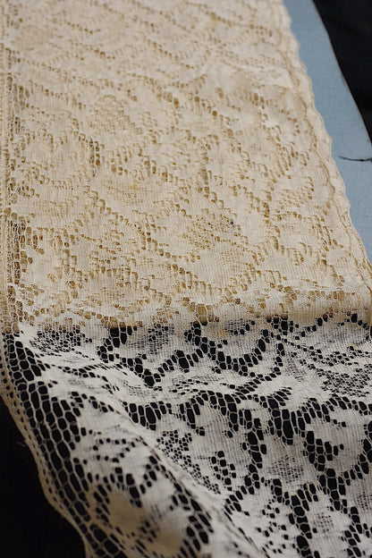 アンティークレース　dentelle ancienne 620cm .FR a l'epoque