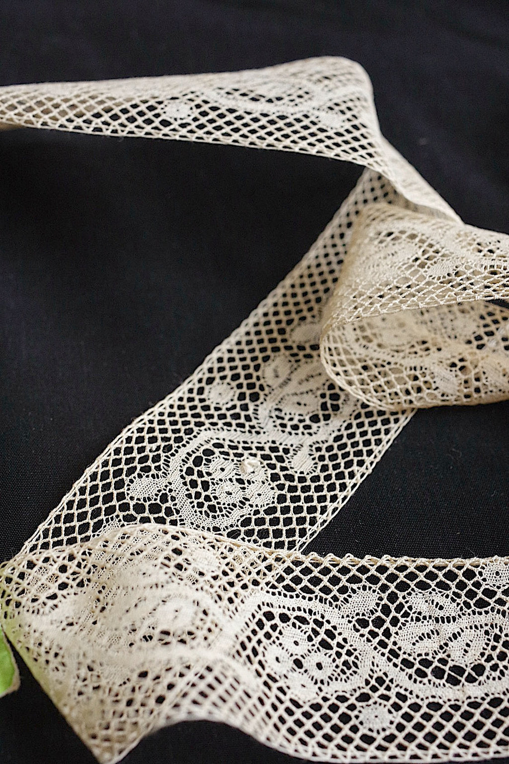 アンティークレース　dentelle ancienne ２種 .FR a l'epoque