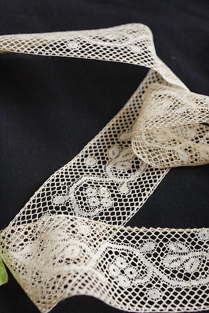 アンティークレース　dentelle ancienne ２種 .FR a l'epoque