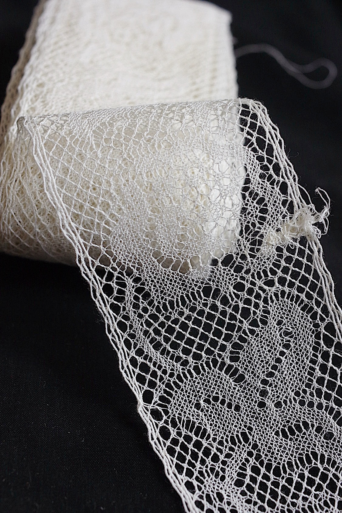 アンティークレース　dentelle ancienne 695cm .FR a l'epoque