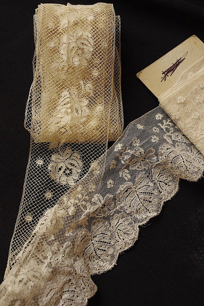 アンティークレース　dentelle ancienne 165cm 145cm .FR a l'epoque