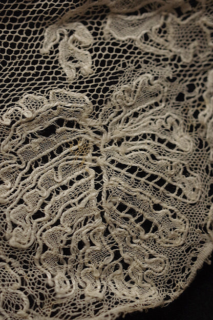 アンティークレース　dentelle ancienne 165cm 145cm .FR a l'epoque