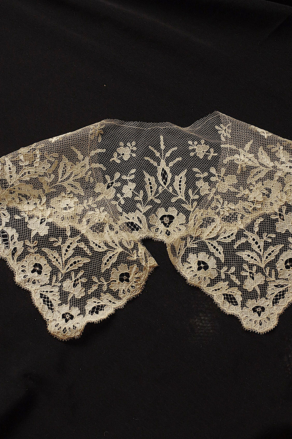 アンティークレース　dentelle ancienne 襟　キャリックマクロス .FR a l'epoque
