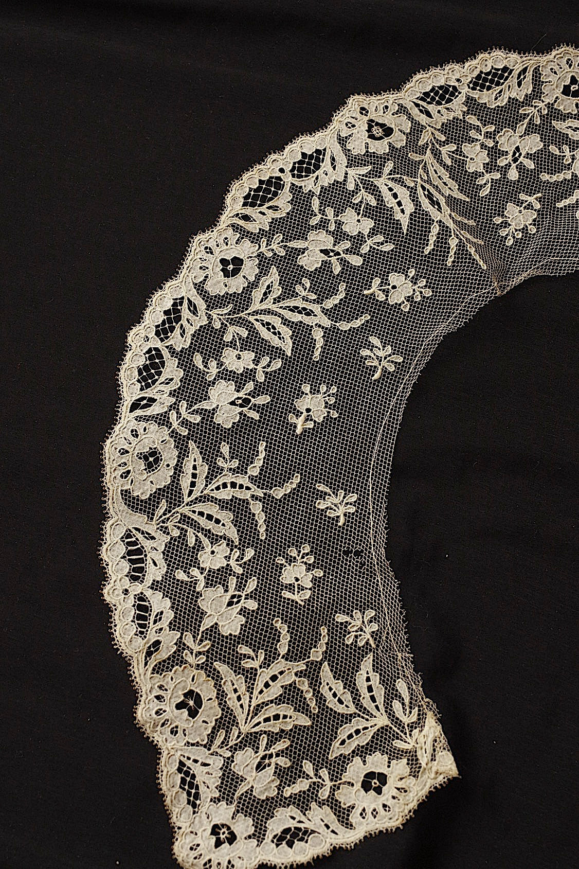 アンティークレース　dentelle ancienne 襟　キャリックマクロス .FR a l'epoque