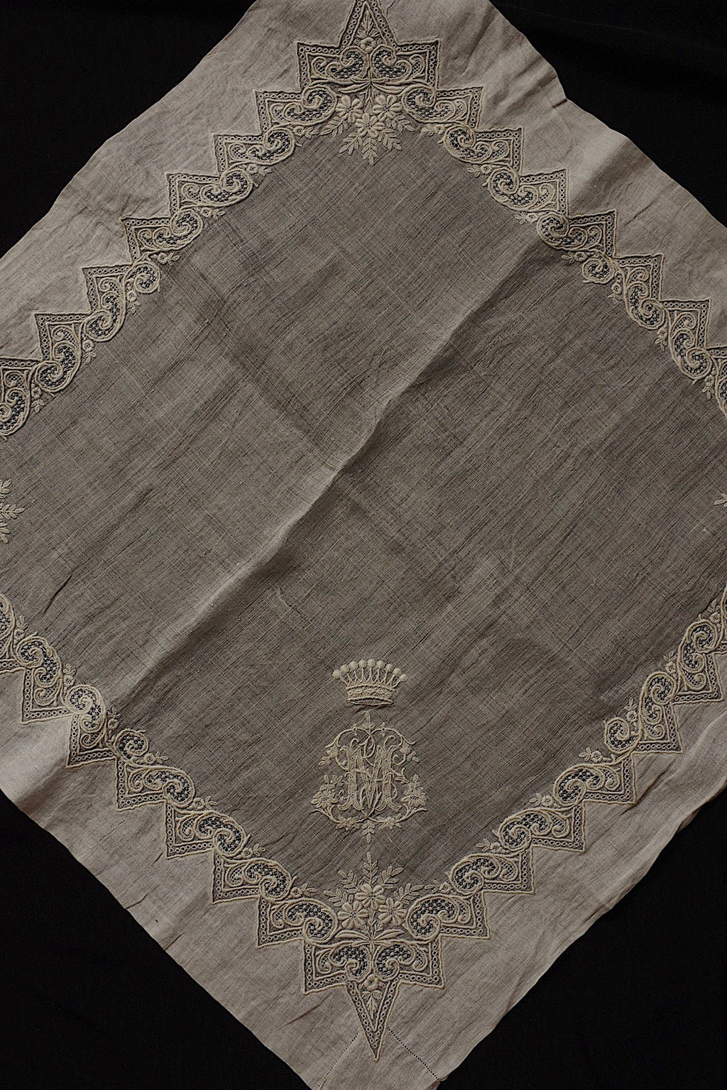アンティークレース　dentelle ancienne 刺繍ハンカチ .FR a l'epoque