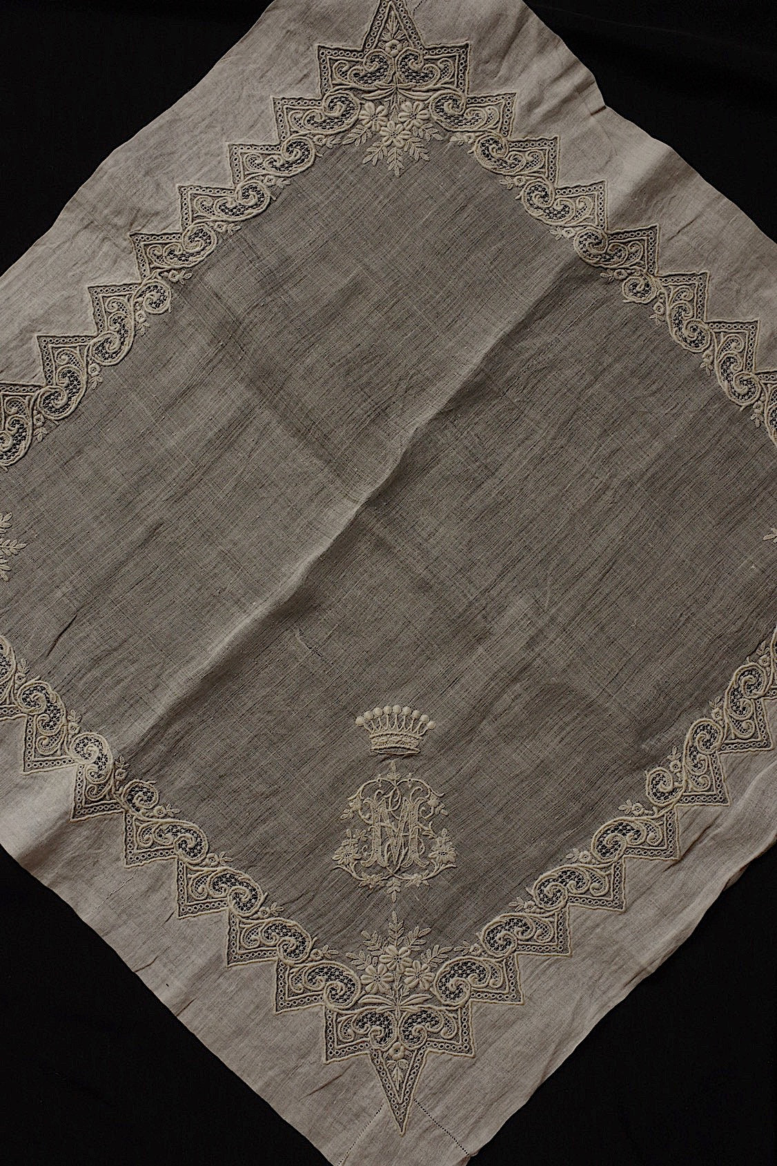 アンティークレース　dentelle ancienne 刺繍ハンカチ .FR a l'epoque