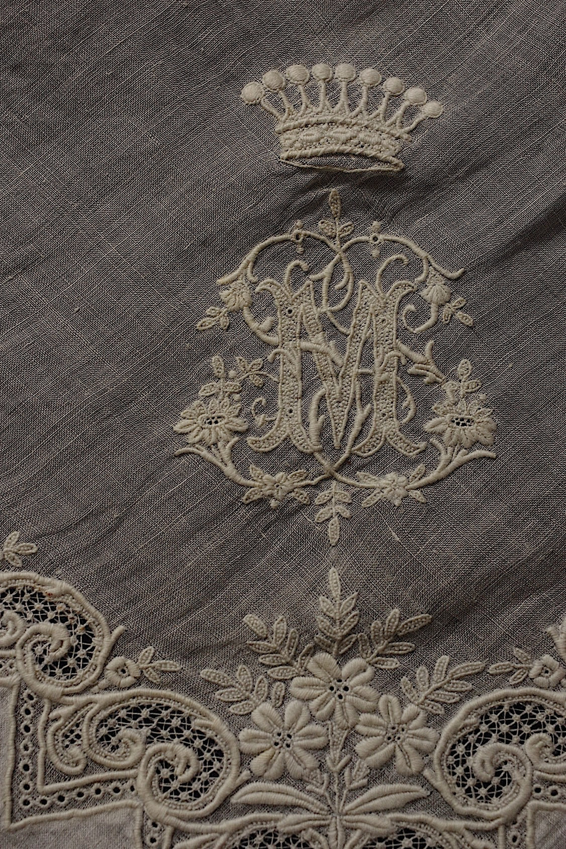 アンティークレース　dentelle ancienne 刺繍ハンカチ .FR a l'epoque