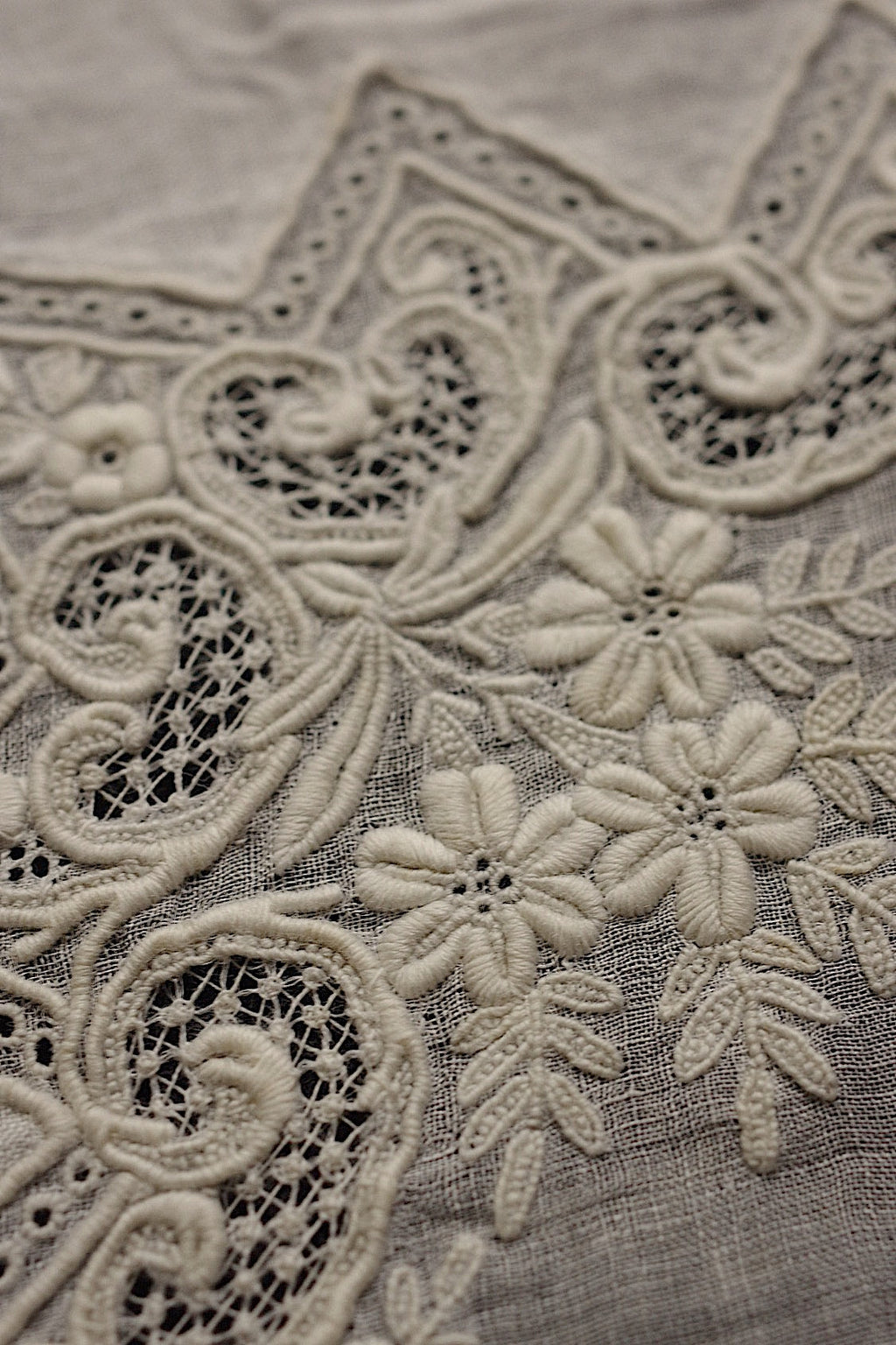 アンティークレース　dentelle ancienne 刺繍ハンカチ .FR a l'epoque
