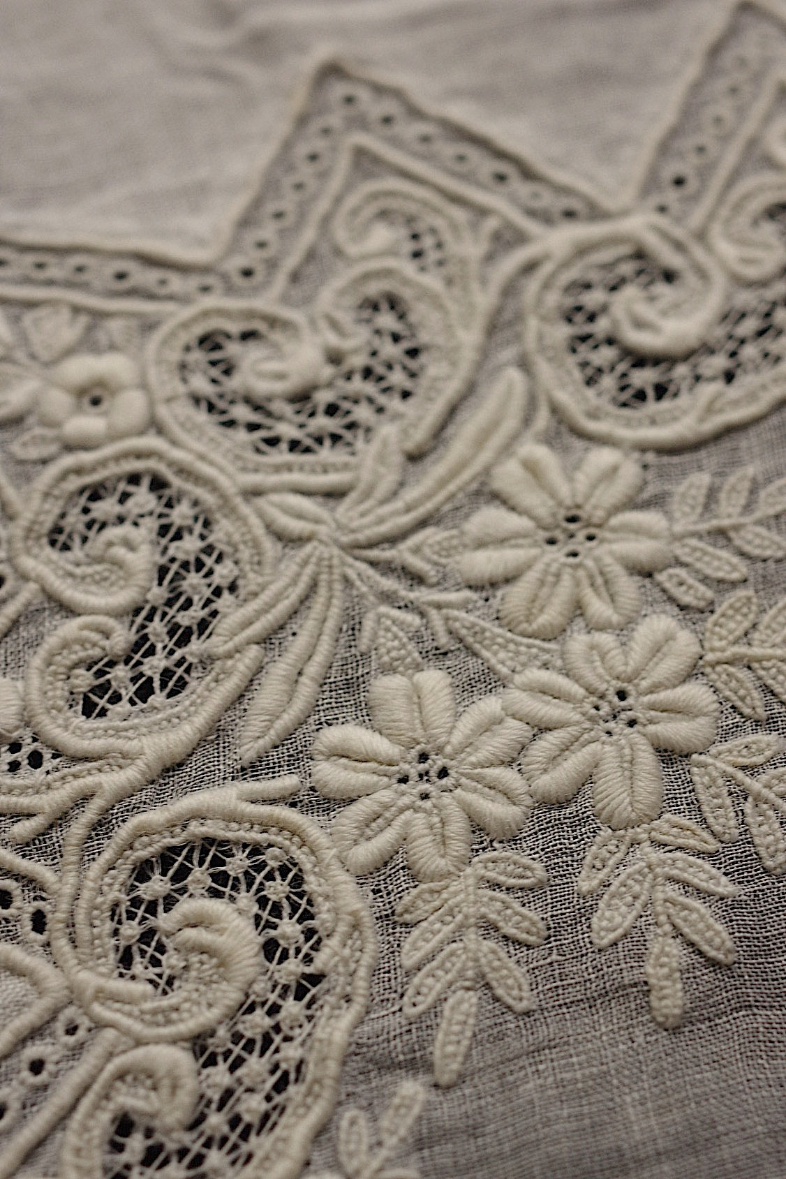 アンティークレース　dentelle ancienne 刺繍ハンカチ .FR a l'epoque