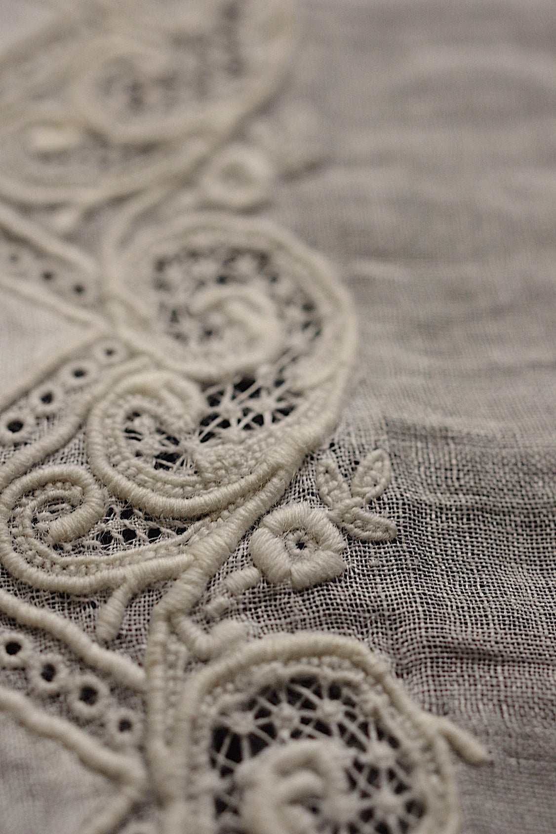 アンティークレース　dentelle ancienne 刺繍ハンカチ .FR a l'epoque