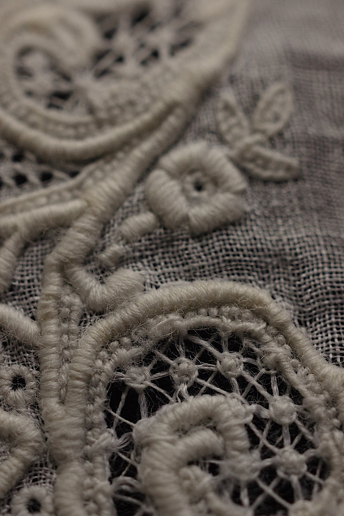 アンティークレース　dentelle ancienne 刺繍ハンカチ .FR a l'epoque