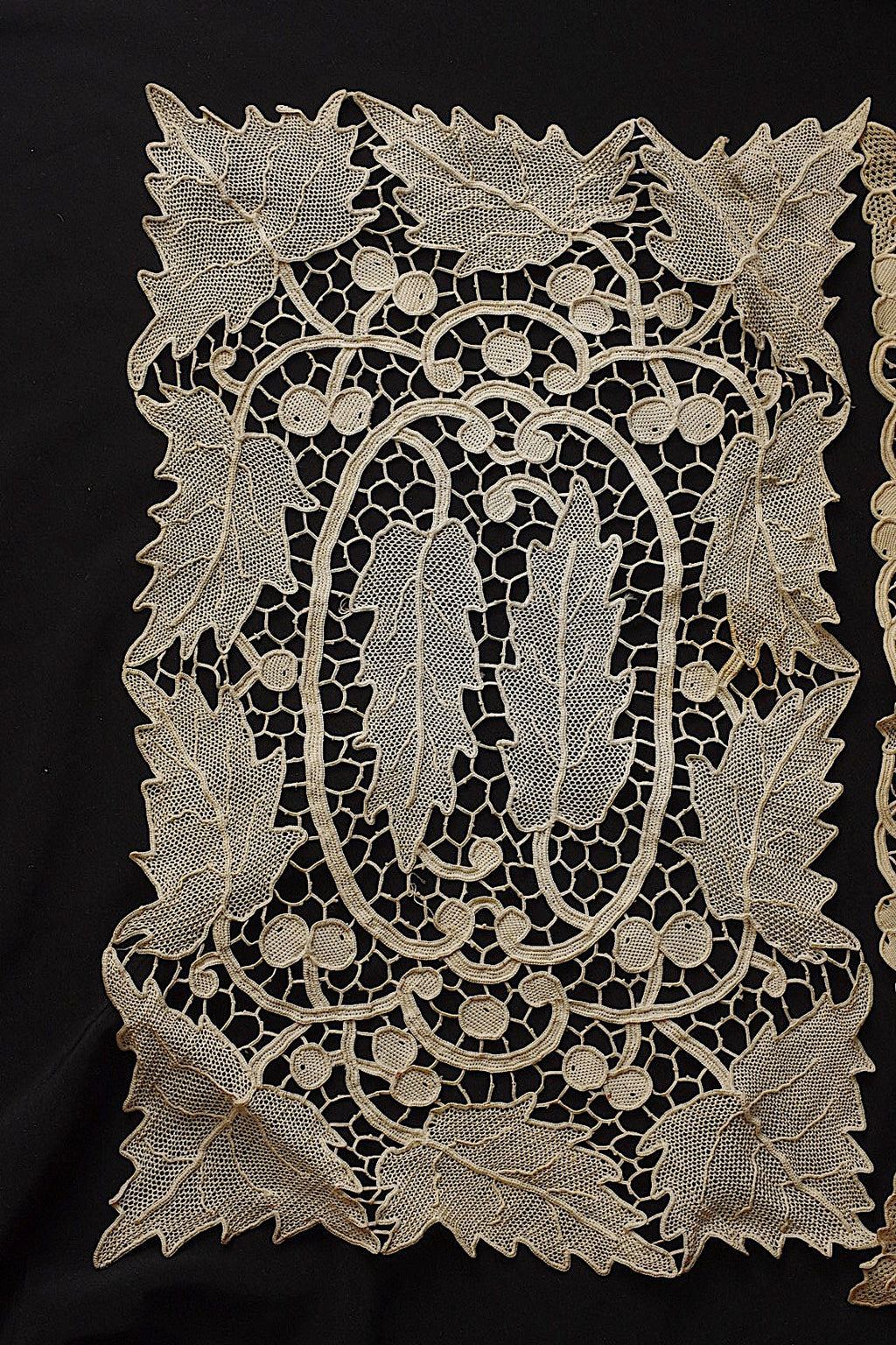 アンティークレース　dentelle ancienne nappe 2枚 .FR a l'epoque